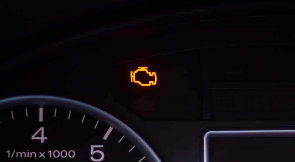 Le voyant moteur orange mode d